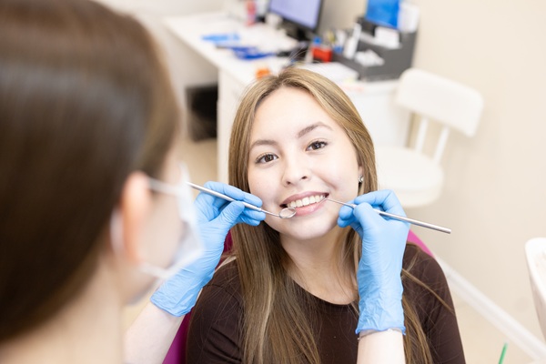 Straightening Teeth With A Cosmetic Dentist